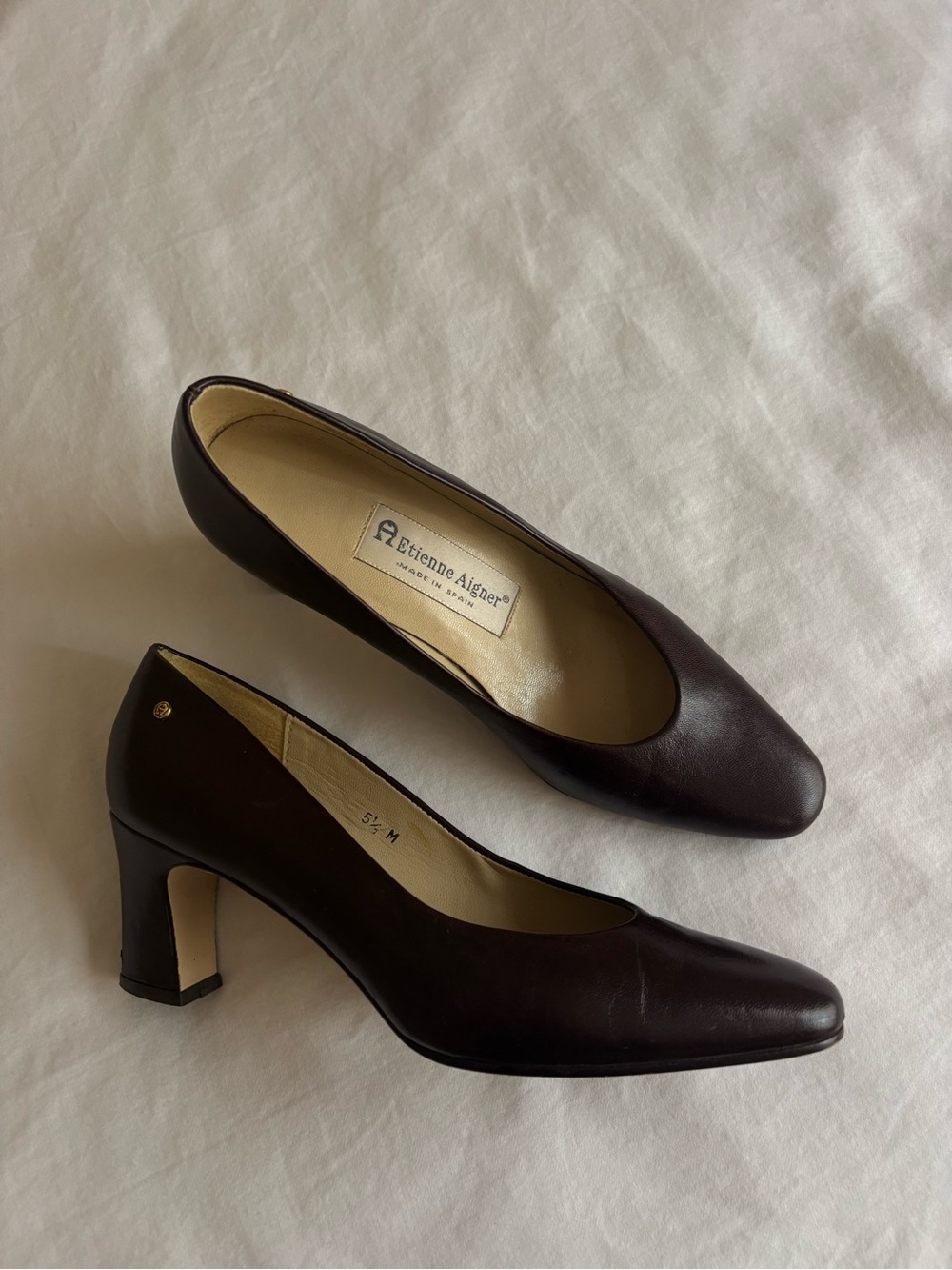 Vintage 1990s Etienne Aigner Women's Dark Brown Leather Mid-Heel Pumps